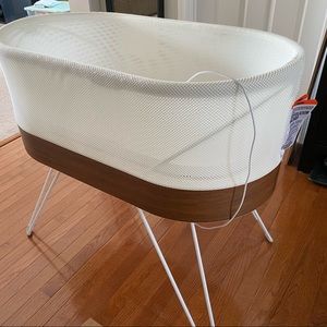 【sold】Snoo Bassinet with Accessories